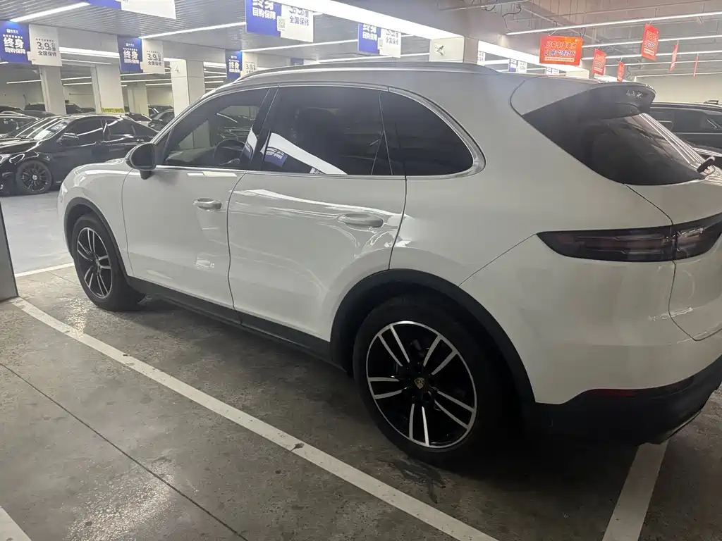 Porsche Cayenne 2019 — фото 14
