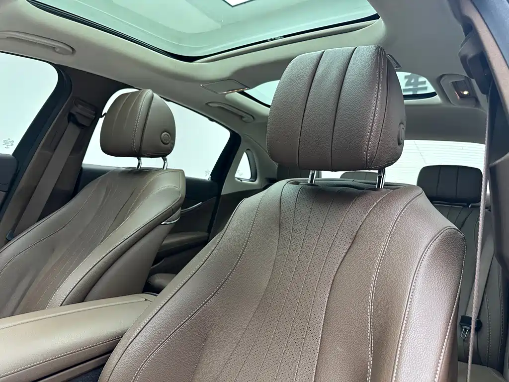 Mercedes-Benz E-Class 2022 — фото 17