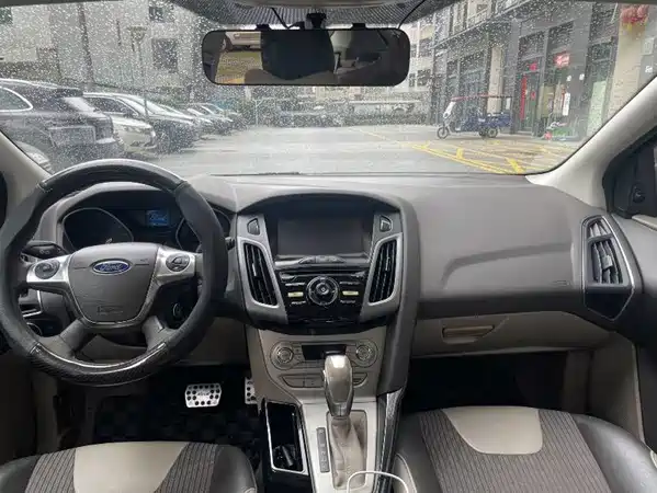Ford Focus 2014