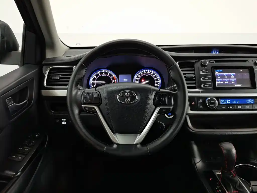 Toyota Highlander 2018 — фото 11