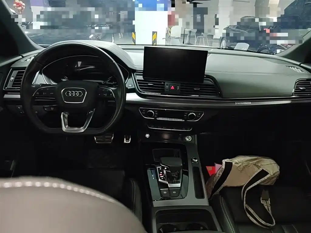 Audi Q5L 2023 — фото 16
