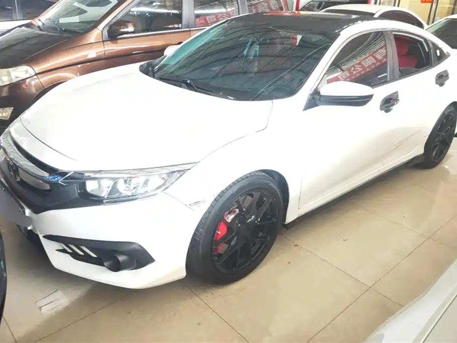 Honda Civic 2018 — фото 1