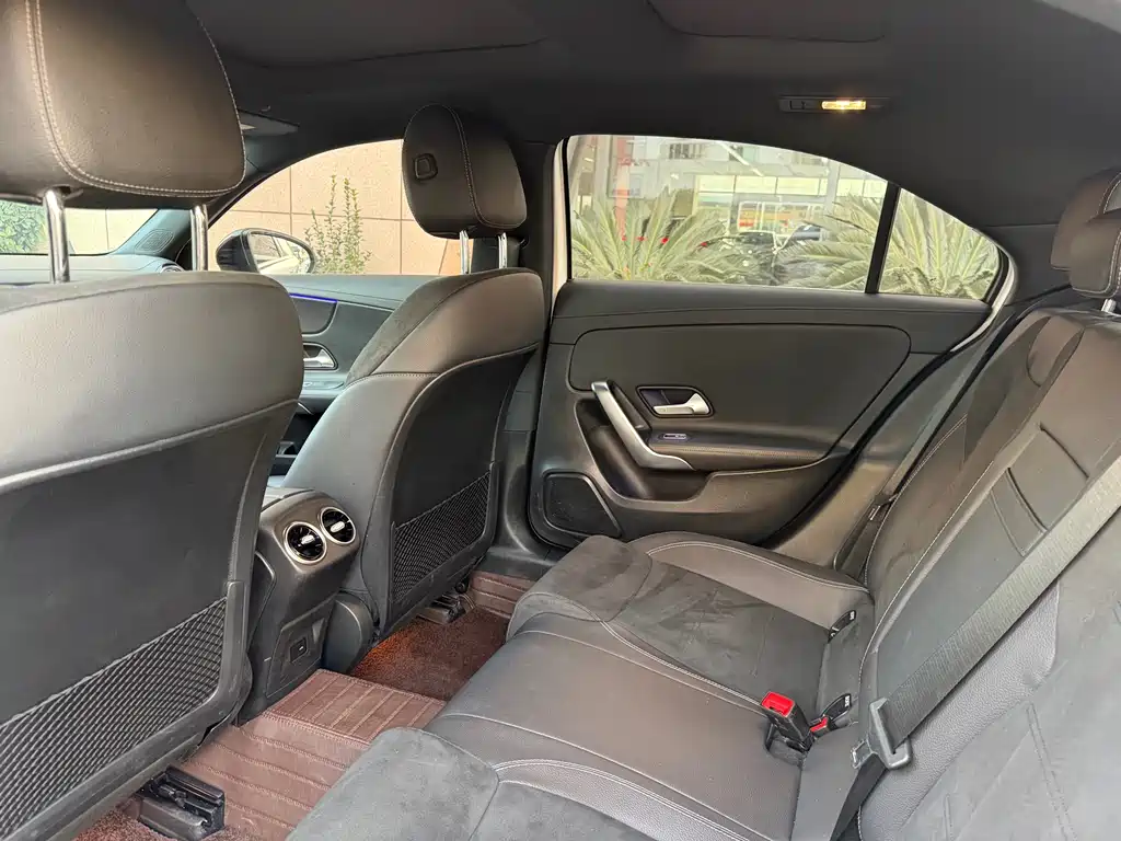 Mercedes-Benz A-Class 2023 — фото 11