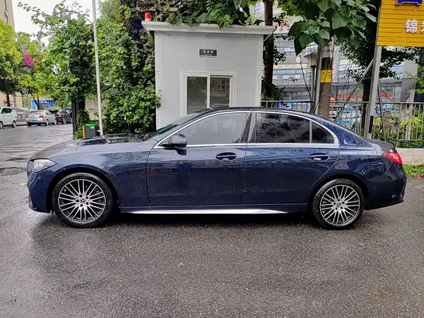 Mercedes-Benz C-Class 2024