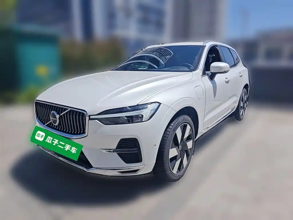 Volvo XC60 PHEV 2024 — фото 2