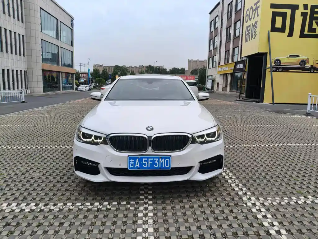 BMW 5 Series 2018 — фото 1