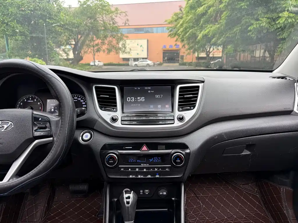 Hyundai Tucson 2017 — фото 16
