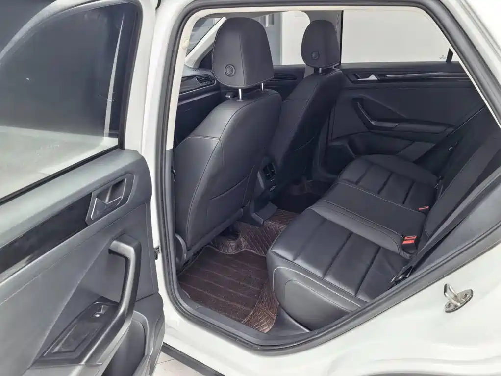 Volkswagen T-Roc 2022 — фото 16