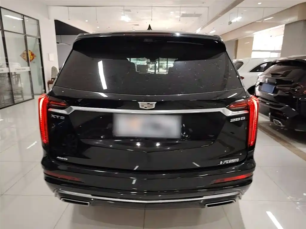 Cadillac XT6 2023 — фото 6