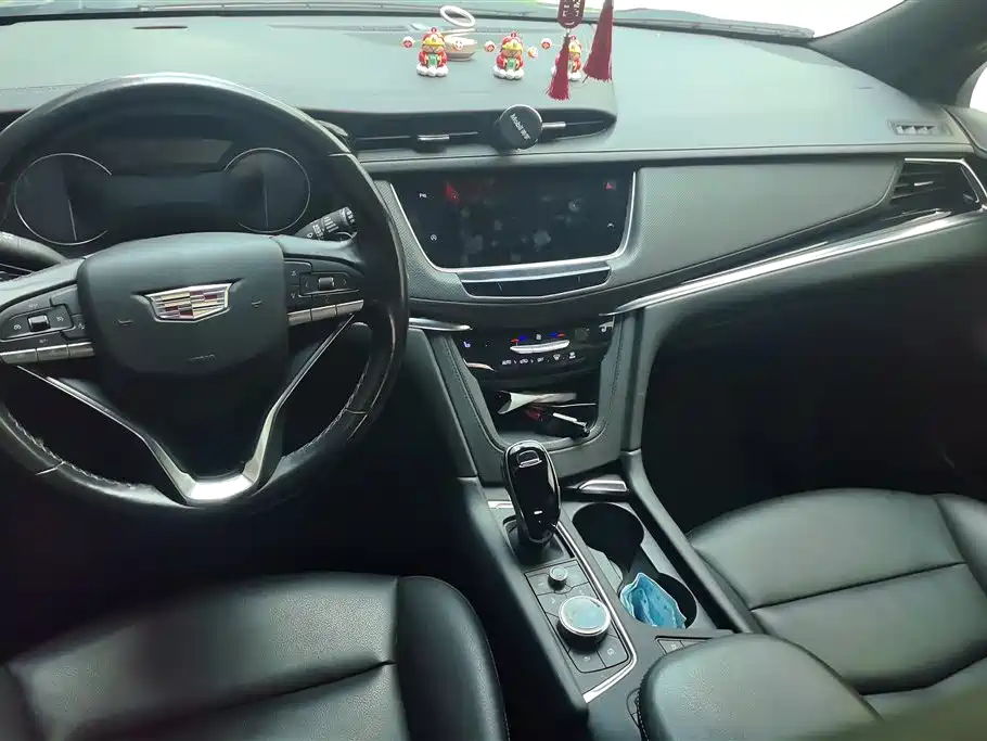 Cadillac XT6 2021 — фото 12
