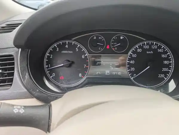 Nissan Tiida 2012