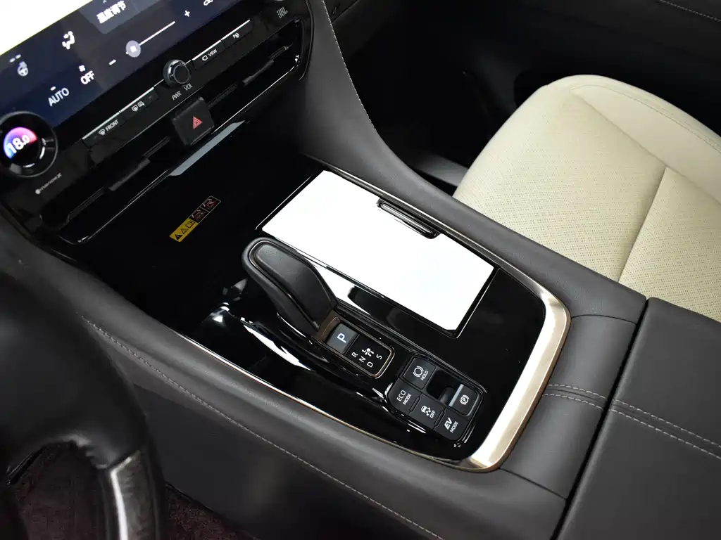 Toyota Alphard 2024 — фото 12