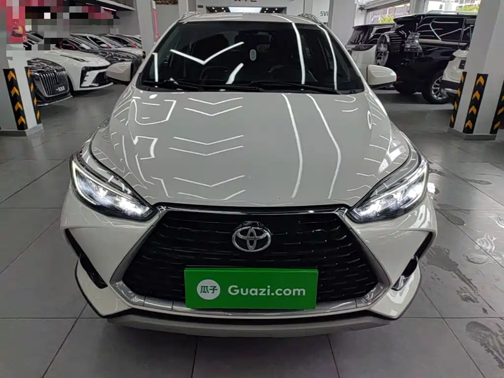 Toyota Yaris L 2023 — фото 3