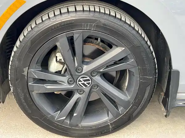 Volkswagen Golf 2023