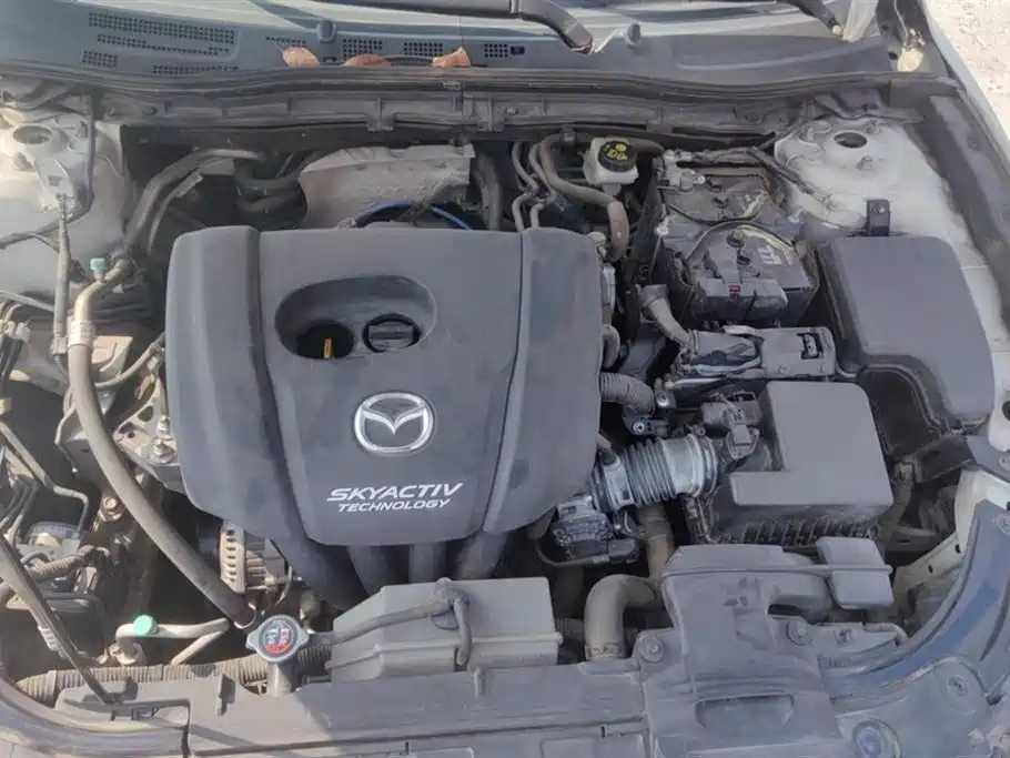 Mazda 3 Axela 2017 — фото 10