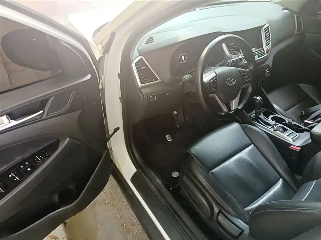 Hyundai Tucson 2016 — фото 16