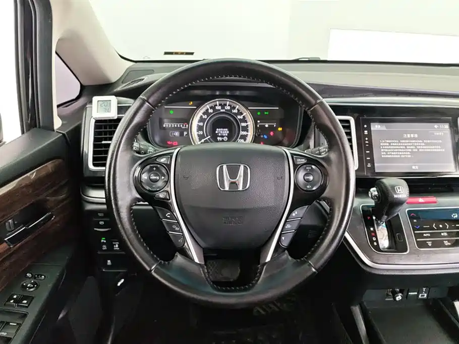 Honda Elysion 2017 — фото 15