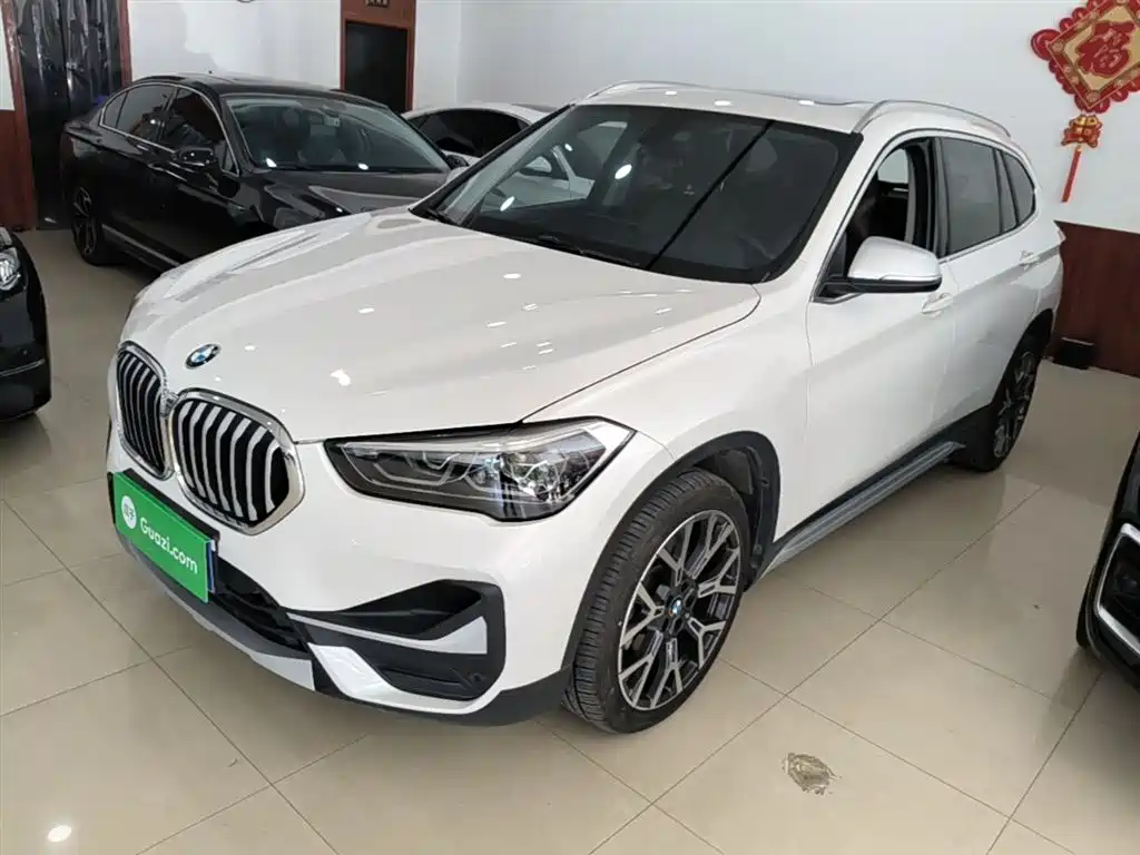 BMW X1 2022 — фото 1