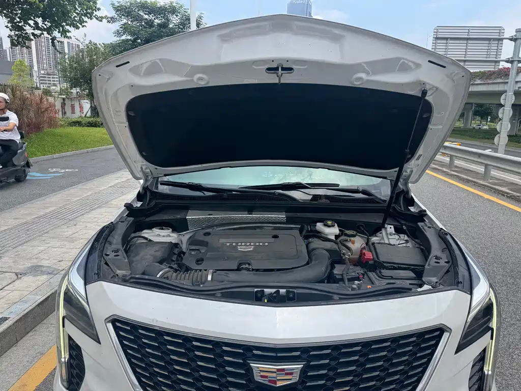 Cadillac XT4 2023 — фото 14