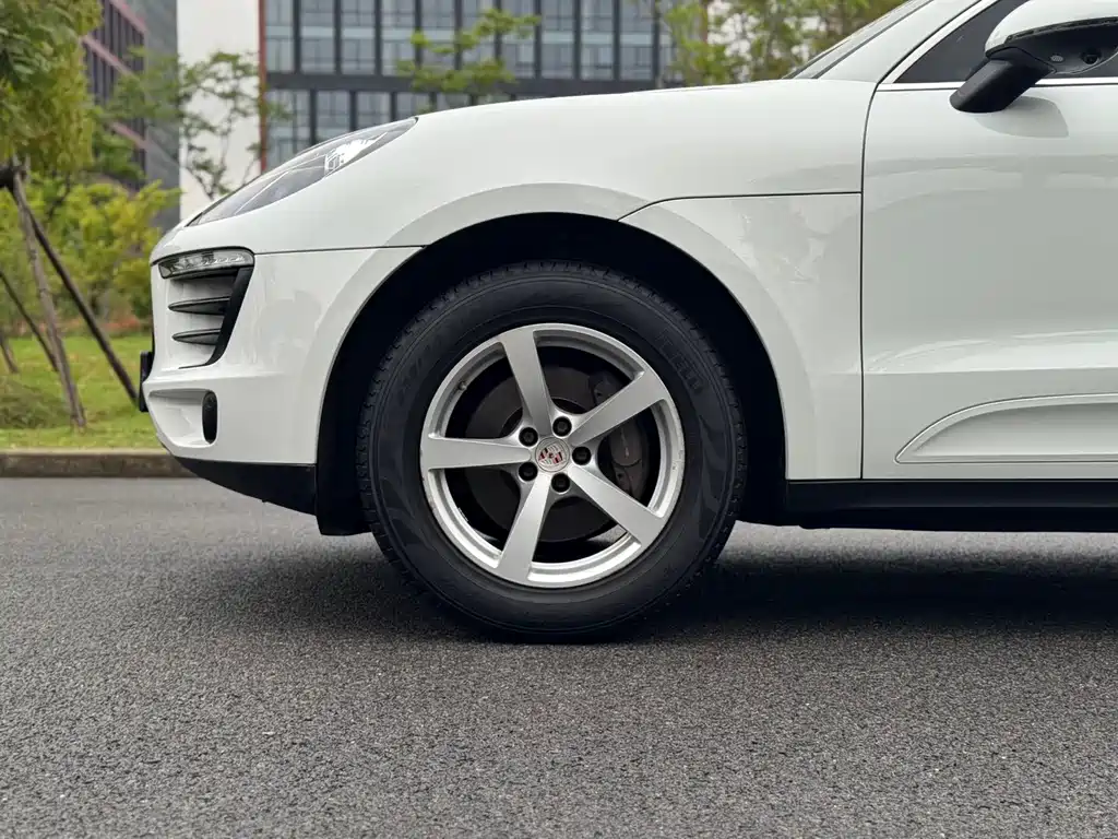 Porsche Macan 2016 — фото 9