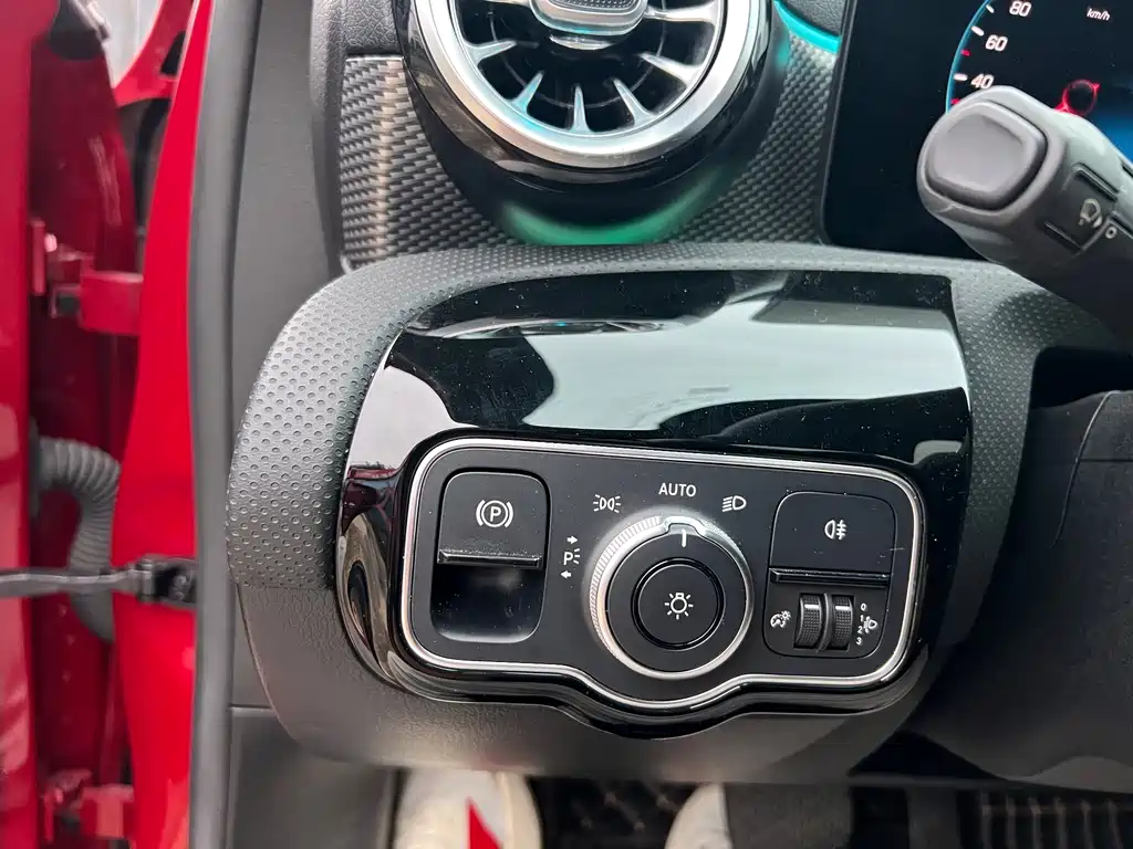 Mercedes-Benz A-Class 2021 — фото 12