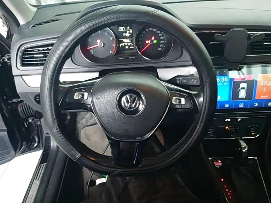 Volkswagen Lavida 2018 — фото 11