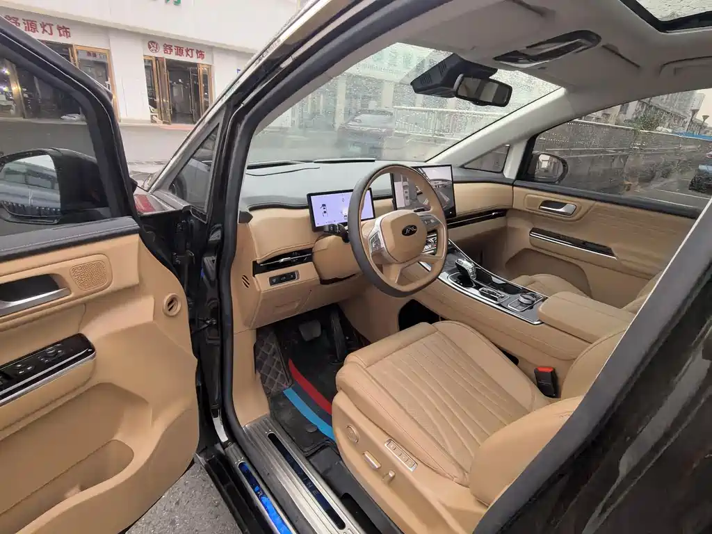 JAC Ruifeng RF8 PHEV 2024 — фото 13