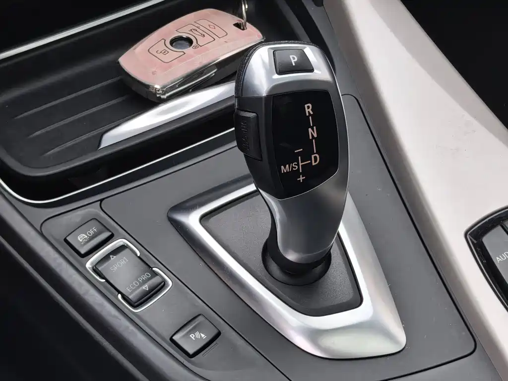 BMW 3 Series 2015 — фото 13
