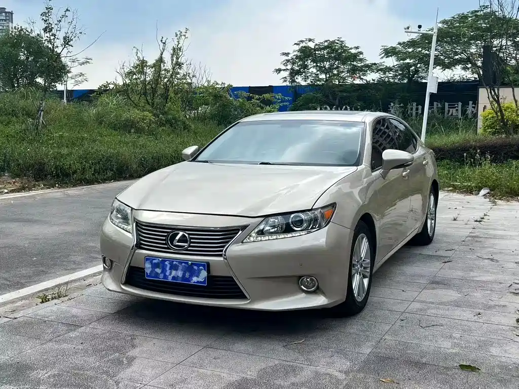 Lexus ES 2013