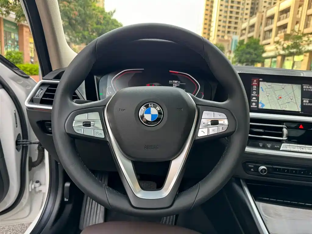 BMW 3 Series 2019 — фото 15