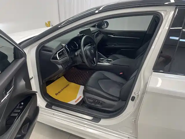Toyota Camry 2021 — фото 12