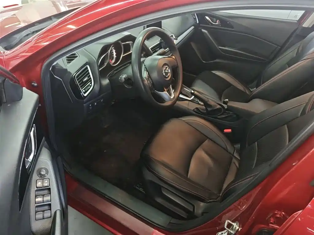 Mazda 3 Axela 2016 — фото 15