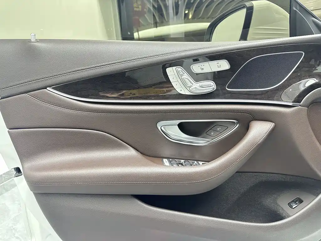 Mercedes-Benz CLS 2020 — фото 25