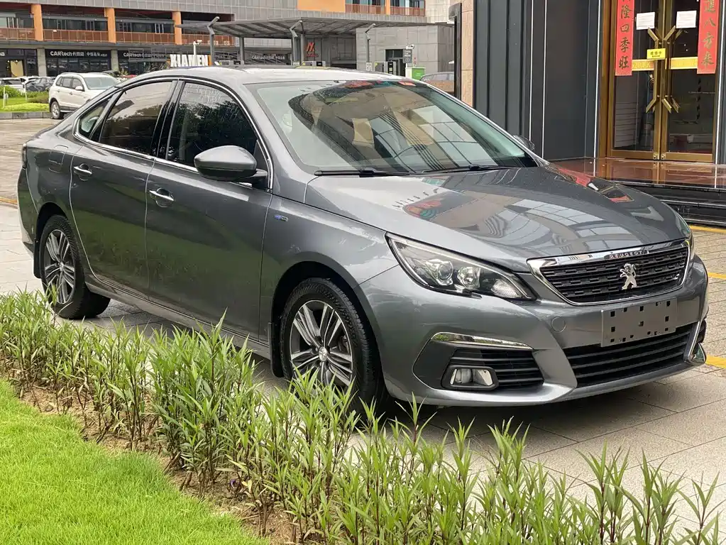 Peugeot 308 2017 — фото 3