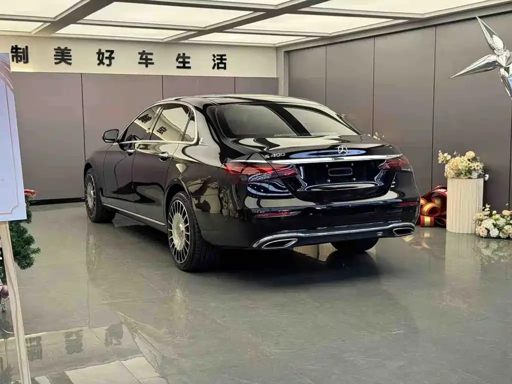 Mercedes-Benz E-Class 2023 — фото 9