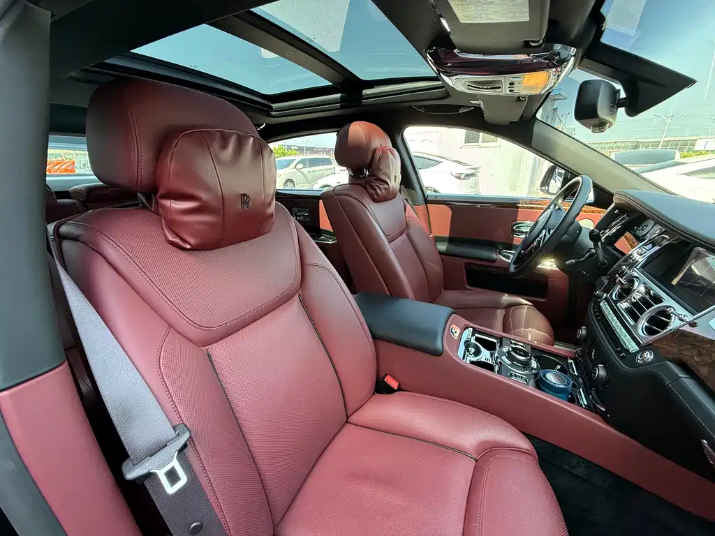 Rolls-Royce Ghost 2019 — фото 14
