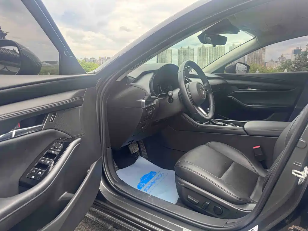 Mazda 3 Axela 2022