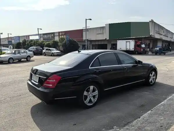 Mercedes-Benz S-Class 2011