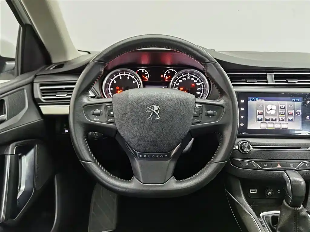 Peugeot 408 2016 — фото 11