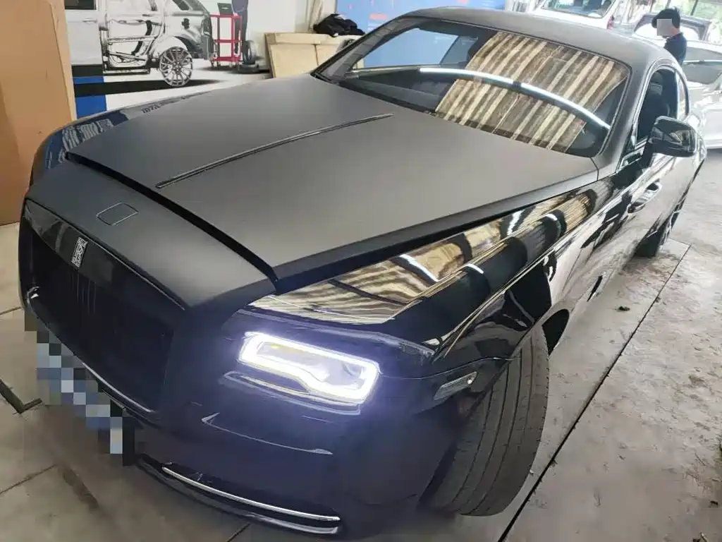 Rolls-Royce Phantom 2016 — фото 1