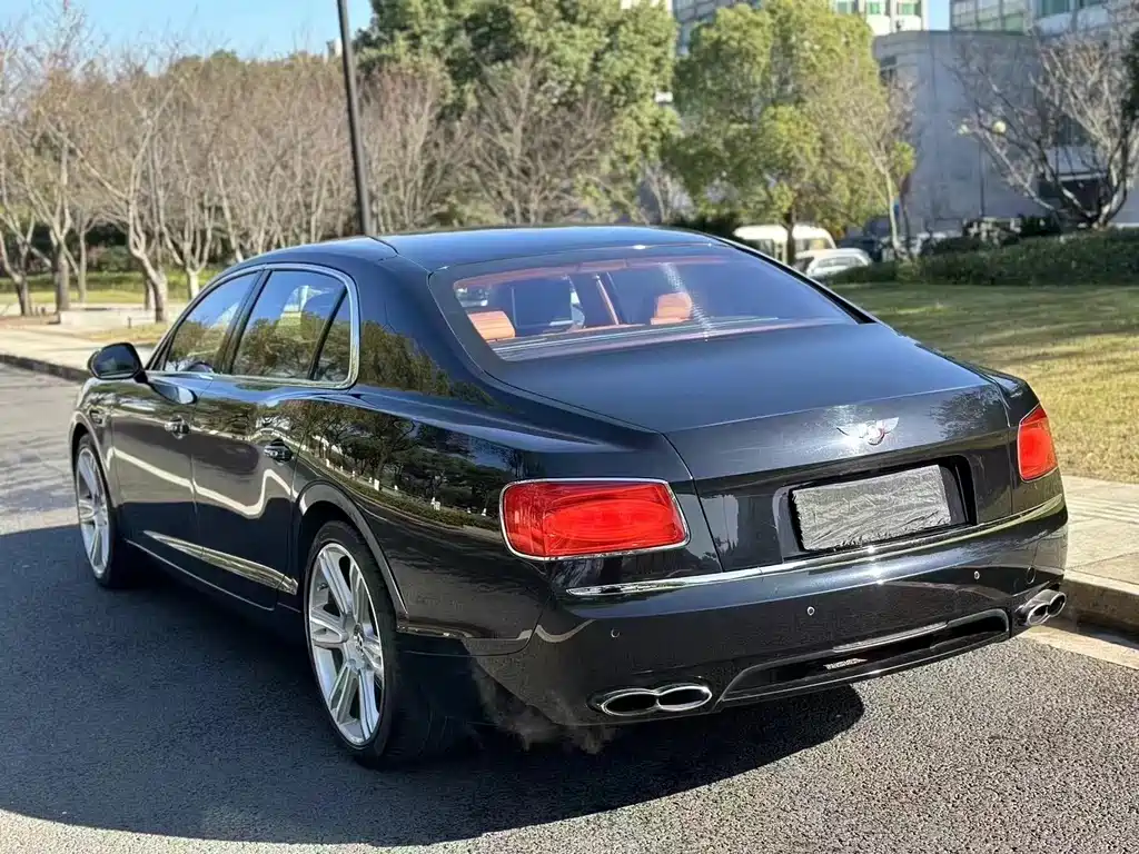 Bentley Flying Spur 2016 — фото 3