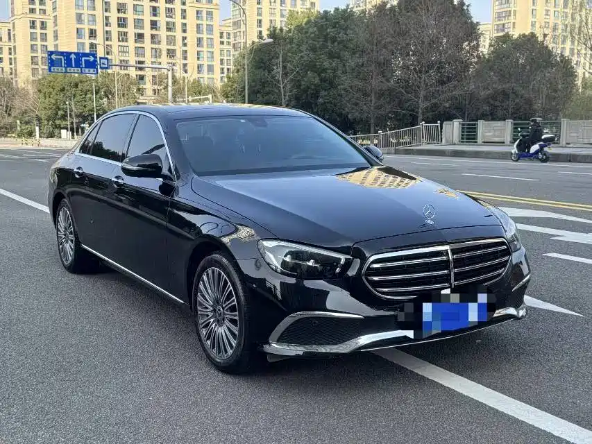 Mercedes-Benz E-Class 2023 — фото 3