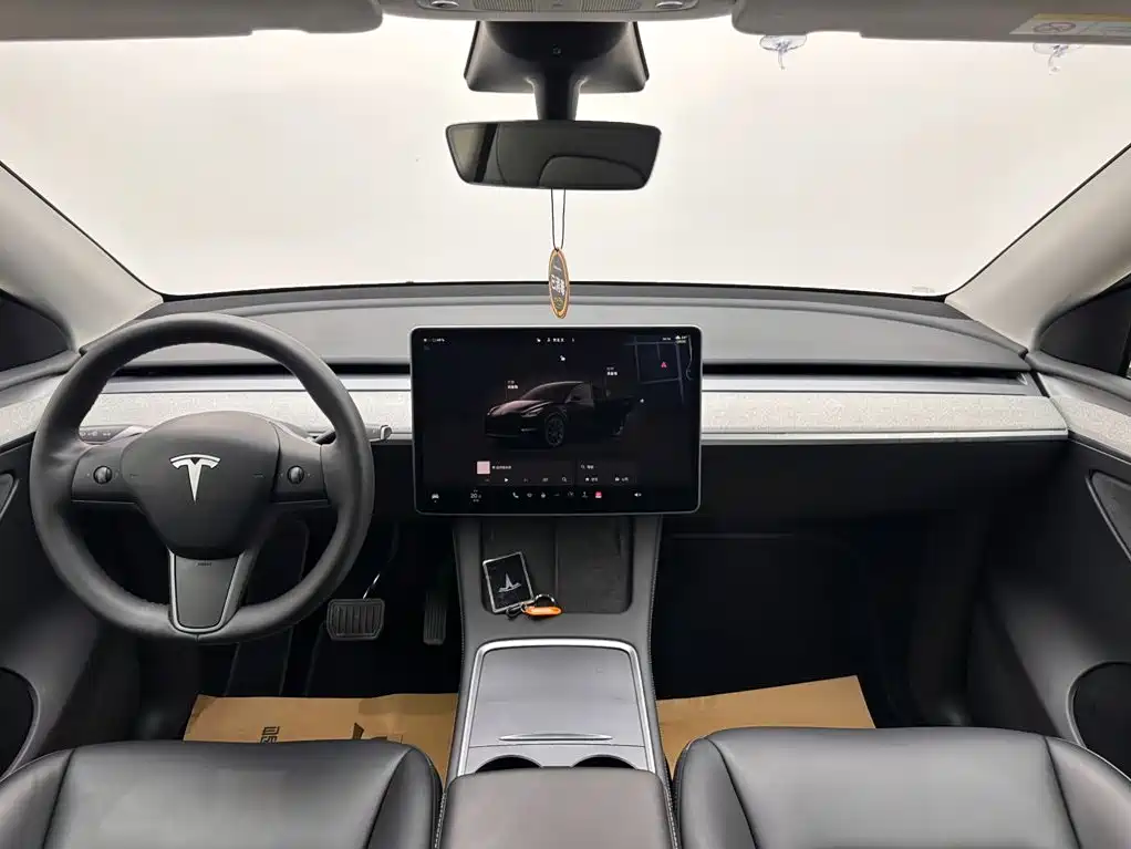 Tesla Model Y 2023 — фото 10