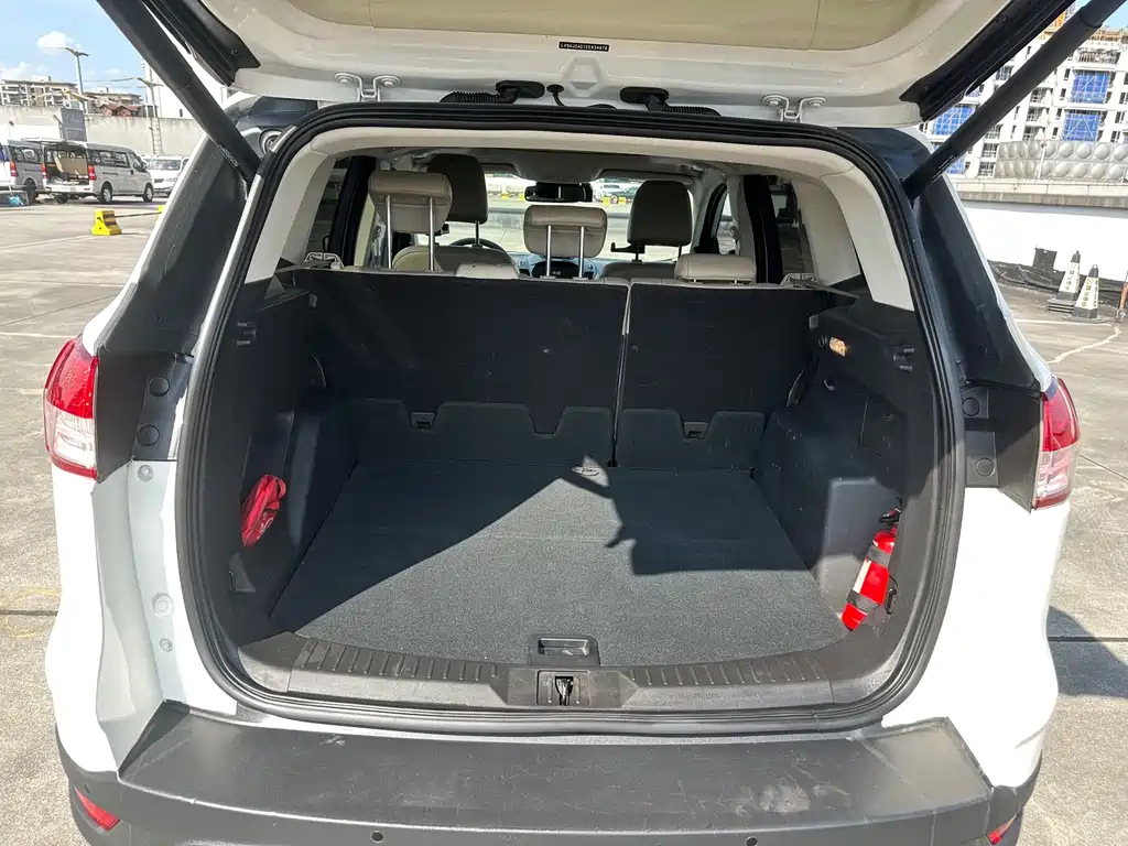 Ford Kuga 2015 — фото 13