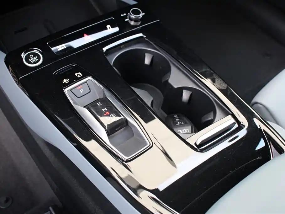 Audi Q6L E-Tron 2025 — фото 14