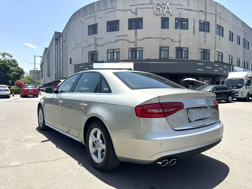 Audi A4L 2015 — фото 9