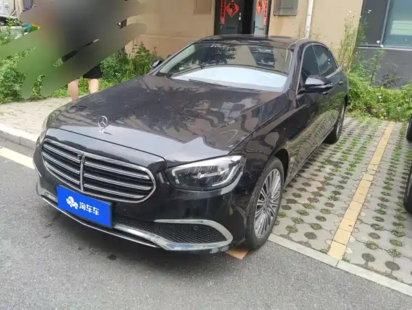 Mercedes-Benz E-Class 2022