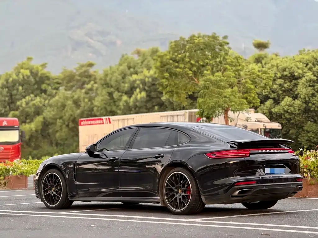 Porsche Panamera 2018 — фото 4