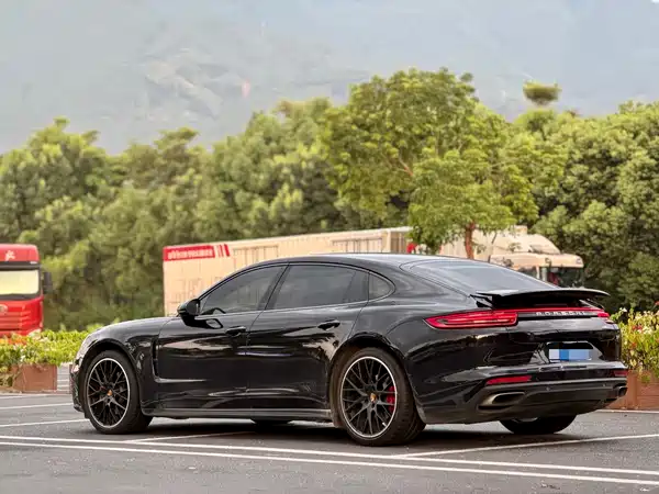 Porsche Panamera 2018