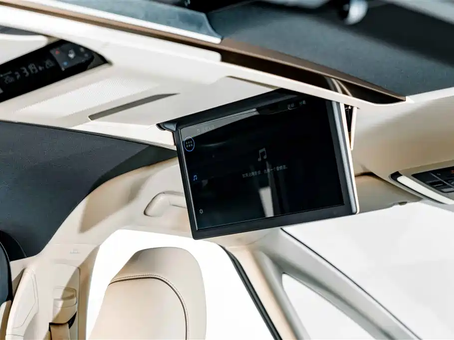 Toyota Alphard 2023 — фото 29